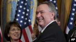 Según el congresista republicano Steve Stockman, los planes de Obama sobre el control de armas son inconstitucionales.