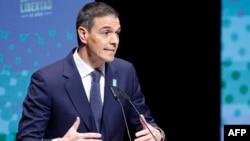 El presidente del gobierno de España, Pedro Sanchez, pronuncia un discurso durante el primer día del evento "España en Libertad", en Madrid, el 8 de enero de 2025.