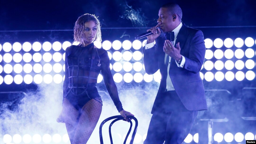 Beyonce and her husband Jay-Z perform at the 56th annual Grammy Awards in Los Angeles, California, Jan. 26, 2014. 