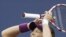 La australiana Samantha Stosur celebra su primer torneo de Grand Slam al ganar el US Open 2011.