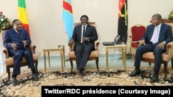 Denis Sassou Nguesso, président du Congo-Brazzaville, à gauche, Joao Manuel Gonçalves Lourenço de l’Angola, à droite, et Joseph Kabila, lors d’une tripartite à Kinshasa, RDC, 14 février 2018. (Twitter/RDC présidence)