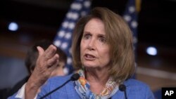 Pemimpin Partai Demokrat di DPR AS Nancy Pelosi dalam konferensi pers di Capitol Hill, Washington, D.C. Kamis (11/8).