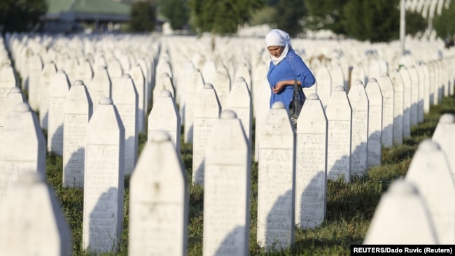 Varret në Qendrën Përkujtimore Potocari, pranë Srebrenicës