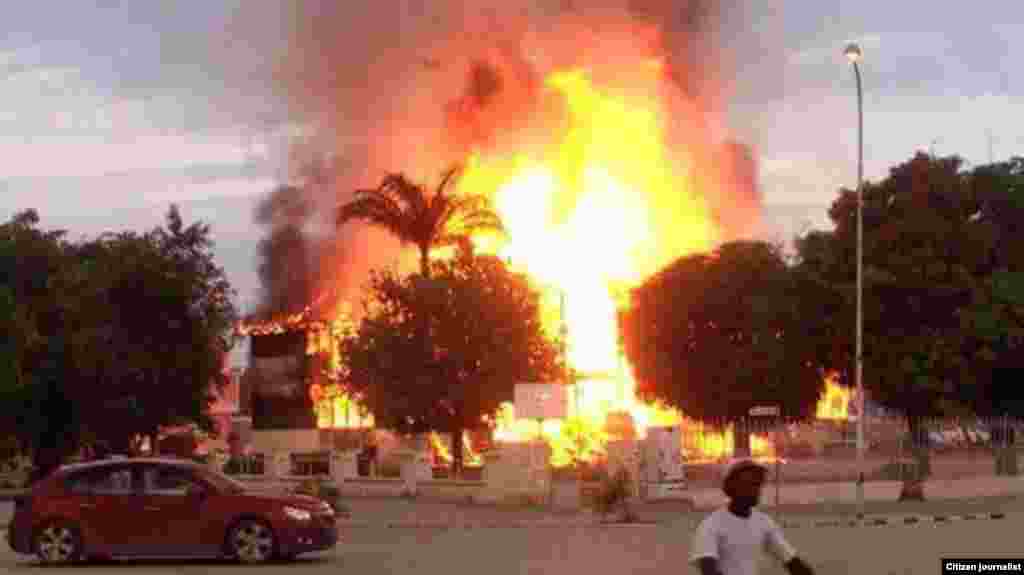 Incêndio destrói edifício da Cultura em Benguela, 28 de Março, 2015, Angola
