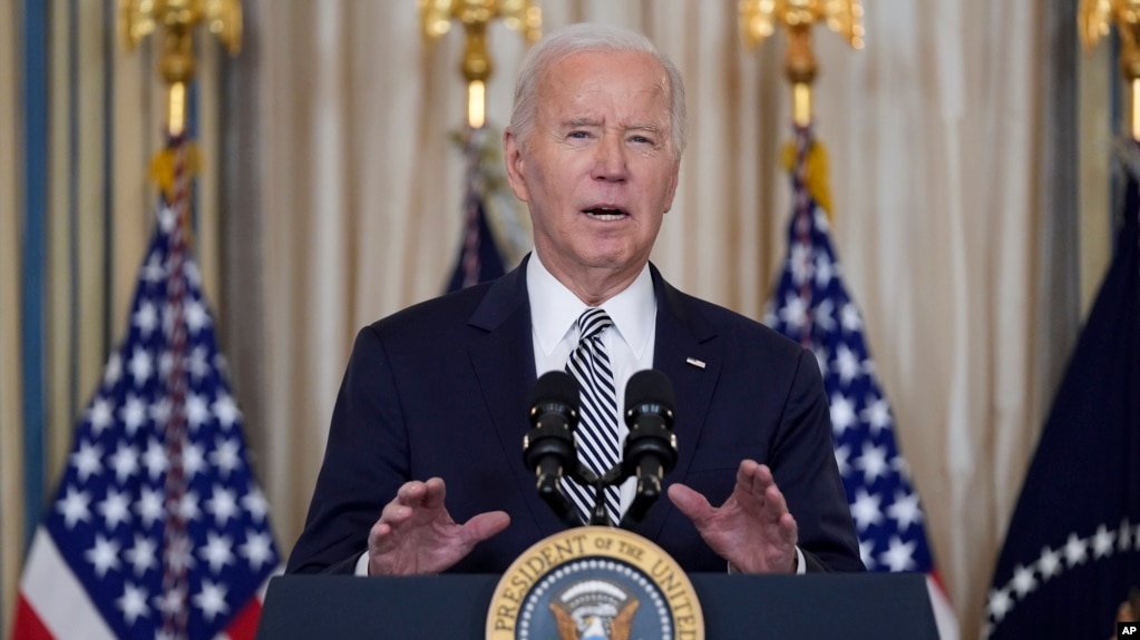 Tổng thống Biden ngày thứ Sáu cũng kêu gọi Quốc hội cấp ngân khoản mà ông yêu cầu vào tháng 10 để đảm bảo an ninh biên giới.