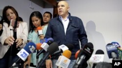 Jesus Torrealba se reunió con el nuncio apostólico, Aldo Giordani, para expresarle la preocupación por el agravamiento de la situación en Venezuela.