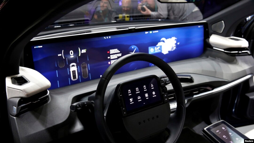 Las grandes tecnológicas se han unido a los fabricantes de autos para optimizar el uso de servicios en línea, de modo que un auto funcione como un teléfono intenligente.