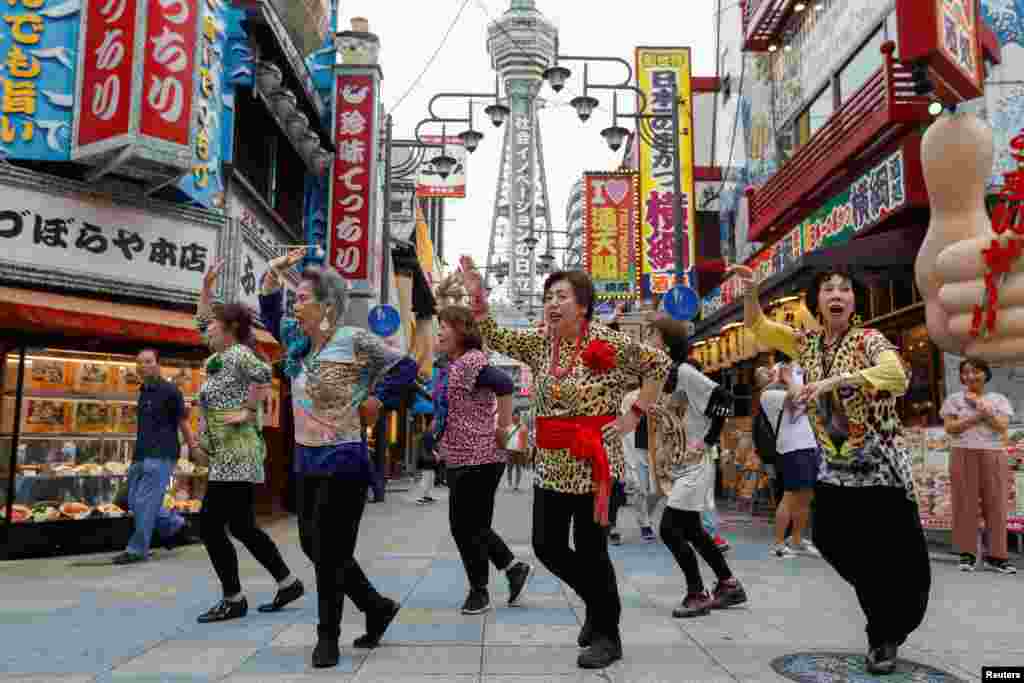 Japanese grannies perform hip-hop and dance to welcome G20 leaders summit in Osaka.