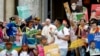 Papa pide debate “valiente” sobre falta de curas en Amazonía