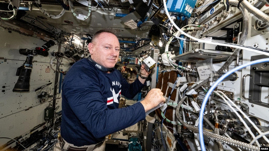 NASA, SpaceX nisin raketën për të kthyer astronautët e bllokuar