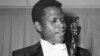 Preminuo Sidni Poatje, prvi crni glumac koji je dobio Oskara