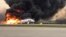 Un avión de pasajeros incendiándose tras aterrizar de emergencia en el aeropuerto Sheremetyevo de Moscú. Mayo 5 de 2019.