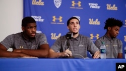 3 cầu thủ UCLA trong cuộc họp báo tại trường sau khi được thả về từ Trung Quốc.