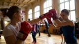 Заняття з боксу у Берліні.