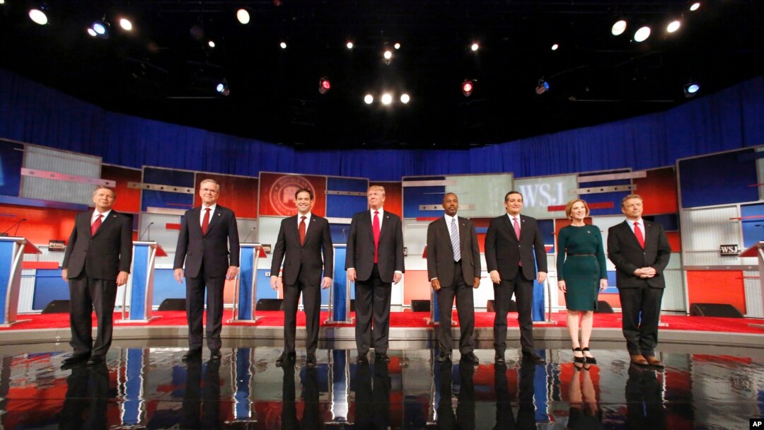 Delapan kandidat calon presiden dari Partai Republik berdebat di Milwaukee, Wisconsin, hari Selasa (10/11).