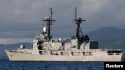 Tàu chiến Philippines BRP Ramon Alcaraz (PF 16) neo tại Vịnh Ulugan gần Palawan, tây nam Philippines.