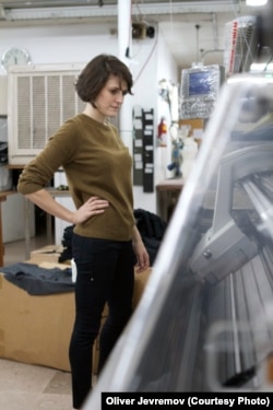 Maxine Bédat visits Ball of Cotton in Commerce, California. The cotton will be used in a sweater.