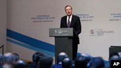 11일 아르헨티나 수도 부에노스아이레스에서 열린 세계무역기구(WTO) 11차 각료회의에서 로버트 라이트하이저 미 무역대표부 대표가 발언하고 있다.