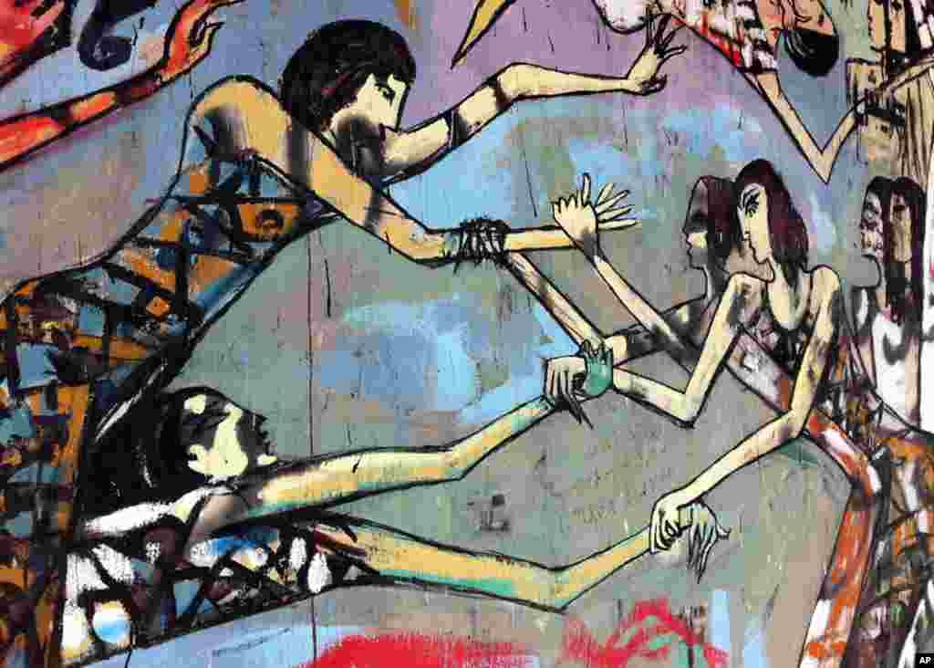 (VOA Photo - E. Arrott)