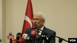 Mersin Büyükşehir Belediye Başkanı Burhanettin Kocamaz, kendisinin yerine Mersin'de Ayfer Yılmaz'ı destekleyeceğini açıkladı.