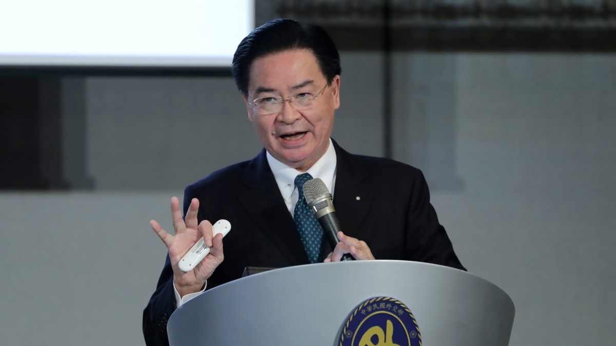 台湾外长：中国在南中国海太平岛周遭建立“非常庞大的”军事基地