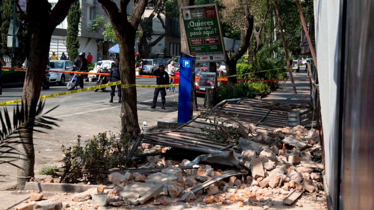 Powerful Earthquake Rattles Mexico