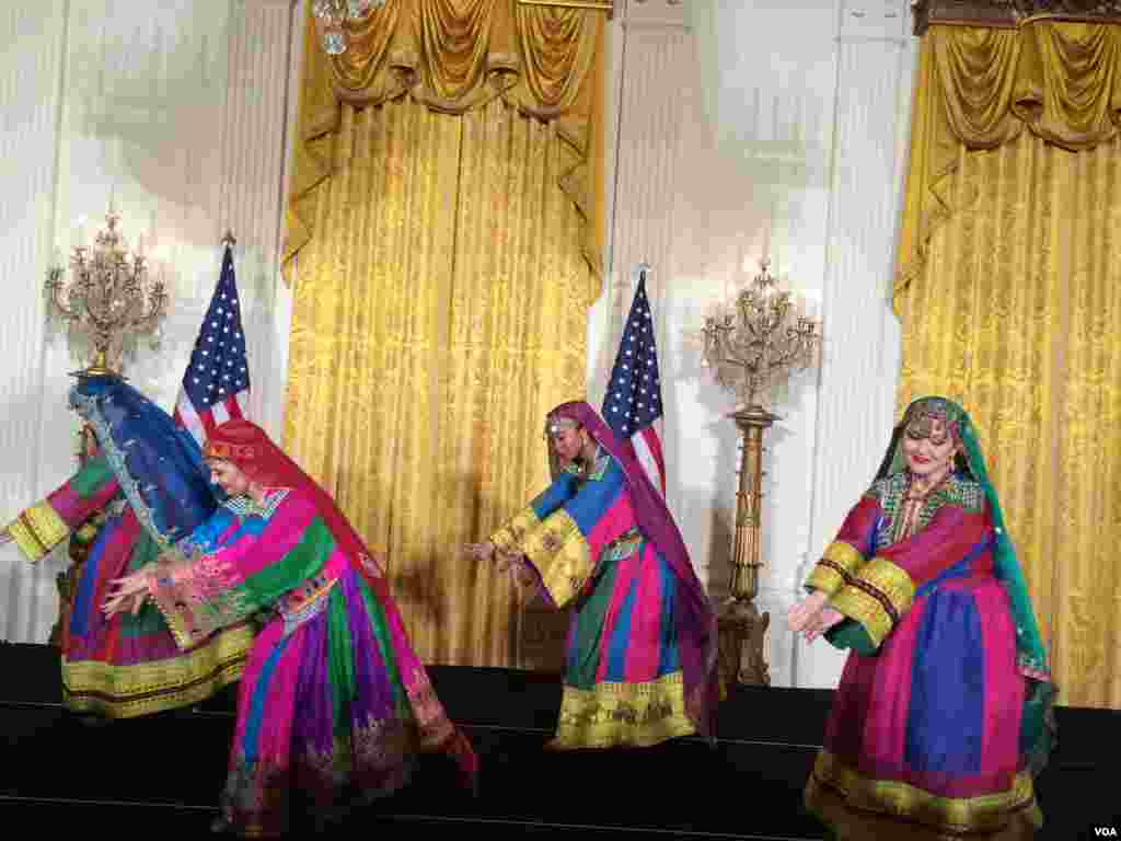اجرای رقص سنتی در کاخ سفید 