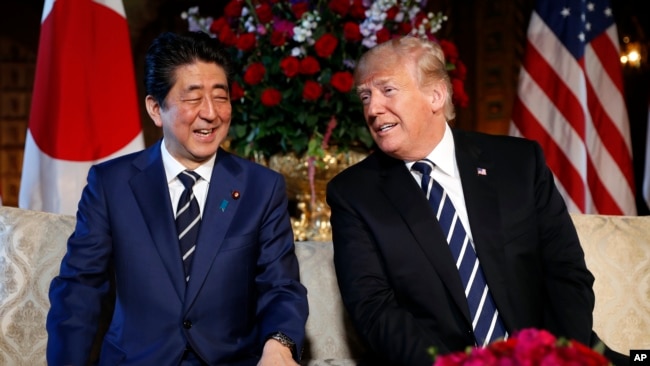 川普总统2018年4月17号在马阿拉歌庄园会晤日本首相安倍