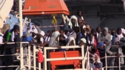 Migrants Arrive in Sicily