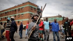 Des manifestants zoulous protestent contre les migrants africains, Johannesburg, Afrique du sud, le 17 avril 2015.