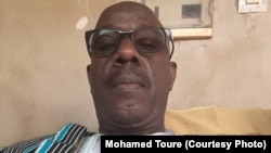 Alexi, Kalembre felaw politiki taboolo kura