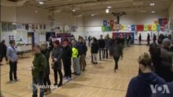 De longues files d'attente dans les bureaux de vote de New York (vidéo)