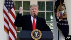 Prezidan Donald Trump pandan li tap pale ak laprès nan Lamezon pou anonse reouvèti gouvènman federal la, nan Jaden Roz Mezon Blanch la vandredi 25 janvye 2019 la, nan Washington.