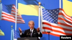 Джо Байден під час візиту у якості віце-президента до Києва 22 листопада 2009 р.