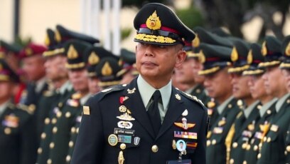 Tư lệnh Quân đội Thái Lan Apirat Kongsompong tại một buổi lễ ở Bangkok,Thái Lan, ngày 28/8/2018. Vua Vajiralongkorn đã chọn Tướng Narongpan lên thay thế ông từ ngày 1/10/2020. REUTERS/Athit Perawongmetha - 