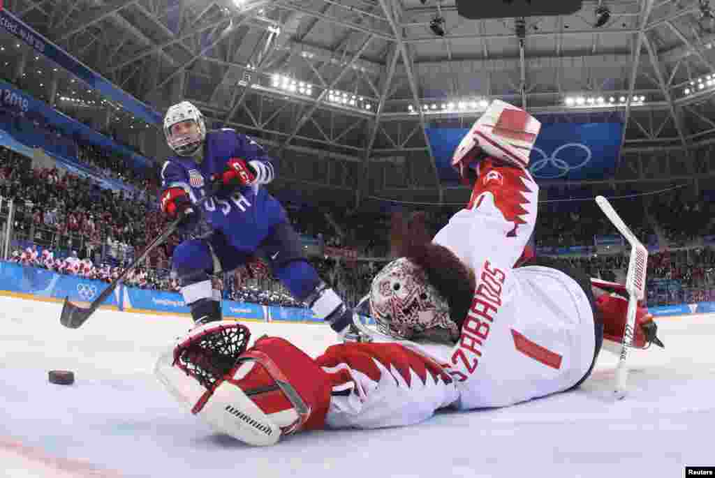 Tîma hokeya jinan ya Amerîkî di Olîmpîyatên Pyeongchang de serkftineke girîng bi dest xist û madalya zêrîn qezenc kir