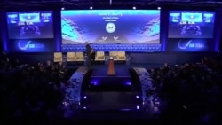 ရိုက်ကွင်းမှာခြေကျိုးသွားတဲ့ Harrison Ford, မြန်မာဒုက္ခသည်တွေ သွားတွေ့တဲ့ Jolie စသည် ...