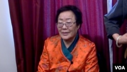 慰安妇幸存者李龙秀 (美国之音杨晨拍摄) 