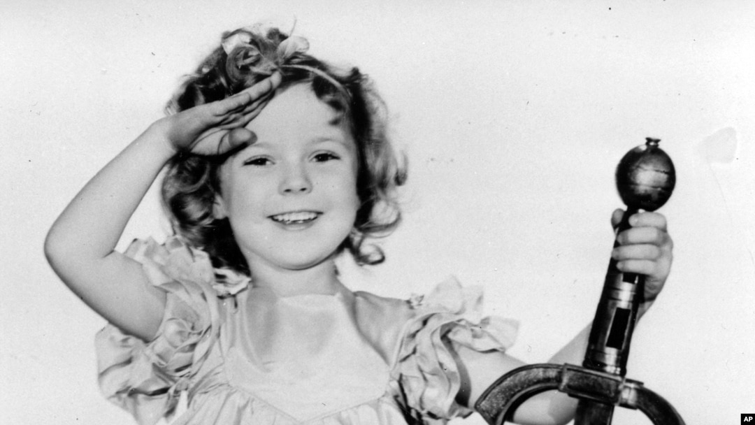 Pada foto yang diambil tahun 1933 ini, Shirley Temple sedang berperan sebagai "Little Miss Marker." (Foto: dok.) 