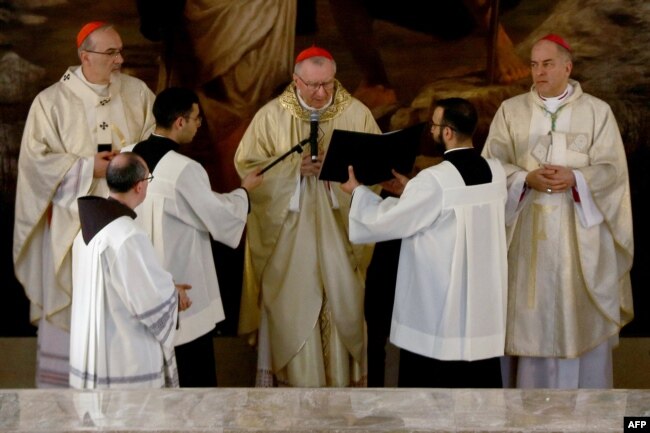 梵蒂冈国务卿皮埃特罗·帕罗林枢机主教于2025年1月10日在约旦贝斯汉亚主持'主的受洗教堂' consecration 典礼