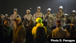 Pripadnici Nacionalne garde ispred sedišta policije u Fergusonu