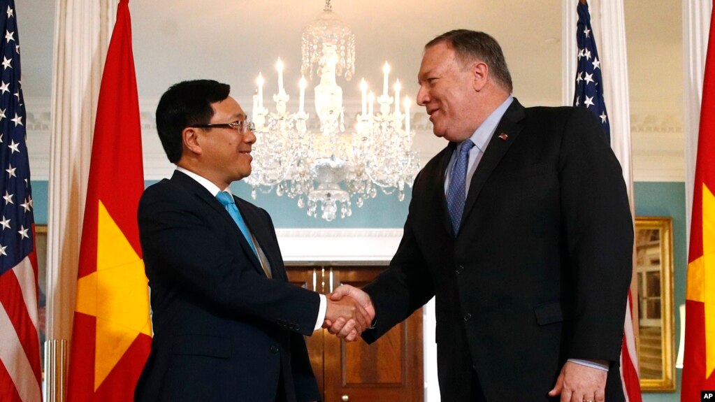 Ngoại trưởng Mỹ Mike Pompeo và người đồng nhiệm Việt Nam trong cuộc gặp ở Washington năm 2019.