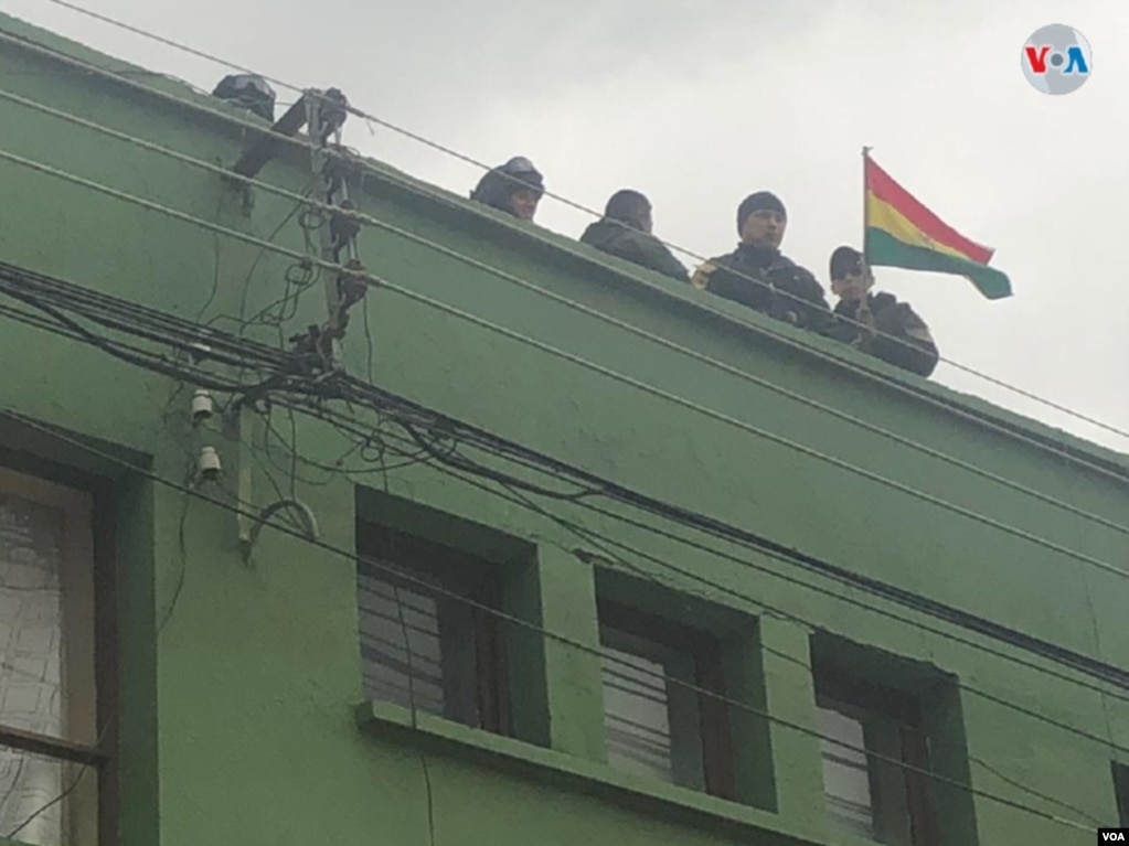 El anuncio de la renuncia de Morales se produce en un momento clave para el país y justo después de que la Organización de Estados Americanos (OEA) recomendara la anulación de los comicios celebrados el 20 de octubre. ​Foto: Fabiola Chambi - VOA.