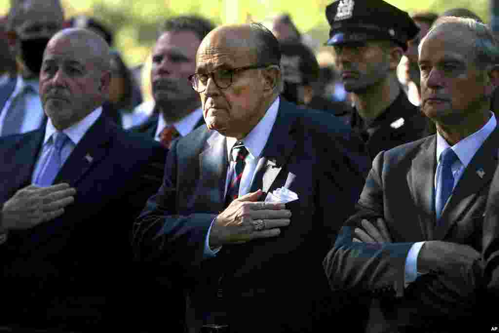 Ansyen majistra vil Nouyok Rudy Giuliani asiste yon seremoni pou komemore 20e anivese atak teworis 11 Septanm nan Nouyok.