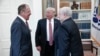 دونالد ترامپ در کاخ سفید با سرگئی لاوروف وزیر خارجه و سرگئی کیسلیاک سفیر روسیه در واشنگتن ملاقات کرد- دهم مه ۲۰۱۷ 