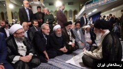 این عکس بعد از دیدار رسمی مقامات کشوری و لشکری جمهوری با علی خامنهای منتشر شد.