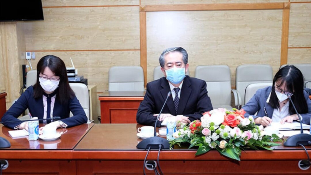 Đại sứ Trung Quốc tại Việt Nam Hùng Ba. Photo Gia dinh via ncov.moh.gov.vn
