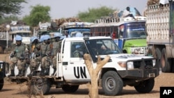 Các binh sĩ của phái bộ Liên Hiệp Quốc và Liên Hiệp Châu Phi tại Darfur (UNAMID).