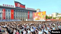 金日成廣場舉行大規模群眾集會，支持最近北韓政府發表的聲明 (朝中社2017年8月9日圖片)