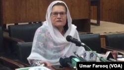 معراج ہمایوں، رکن پاکستان تحریک انصاف پرلیس کانفرنس میں اپنے خلاف ووٹ بیچنے کا الزام مسترد کر رہی ہیں۔ 19 اپریل 2018